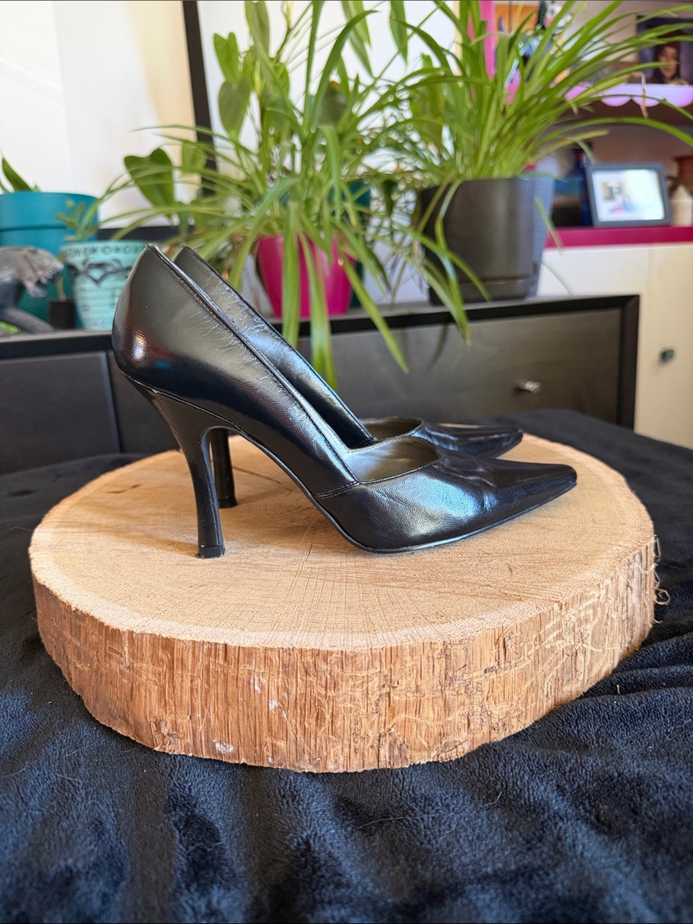 Roberto Vianni Classic Black Pointed-Toe Stiletto Heels - Picture 2 of 7